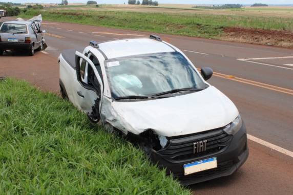 Dois motoristas ficam feridos em acidente com três veículos no trevo de acesso a Sede Nova - foto 2