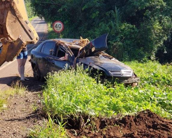 O motorista do carro foi encaminhado para o hospital