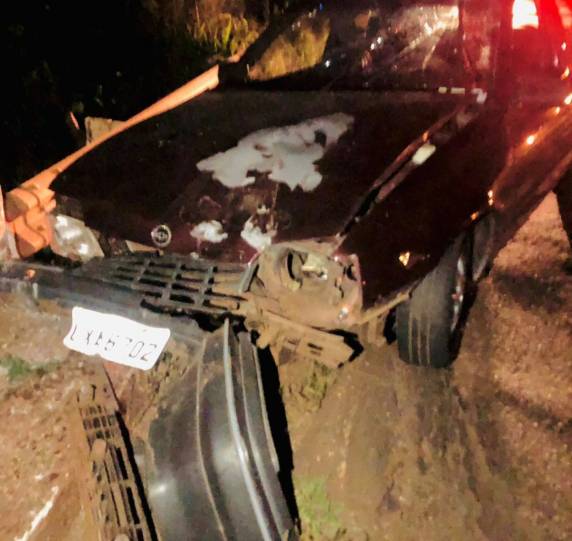 Os veículos colidiriam em cima da ponte seca