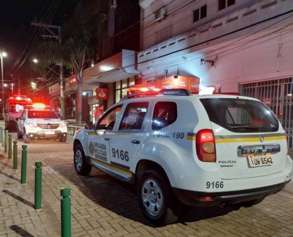 Crime ocorreu na Rua Pinheiro Machado, por volta das 21h30min