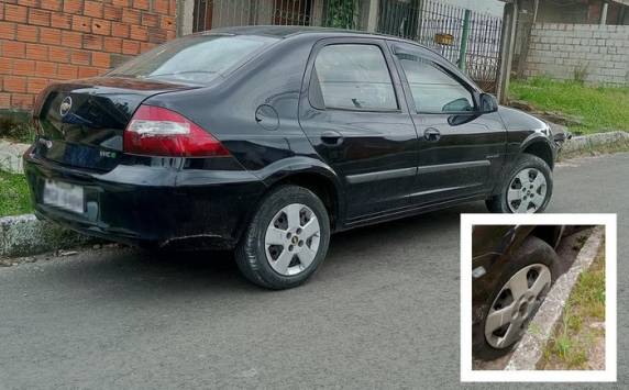 Veículo acabou ficando trancado no meio-fio da calçada em rua do bairro Nova Santa Marta. Garoto não ficou ferido, mas família não compareceu na ocorrência e Conselho Tutelar foi acionado