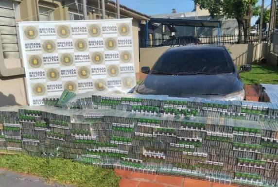 Veículo Corolla foi seguido pela Brigada Militar após o motorista fugir de abordagem em Dr. Maurício Cardoso