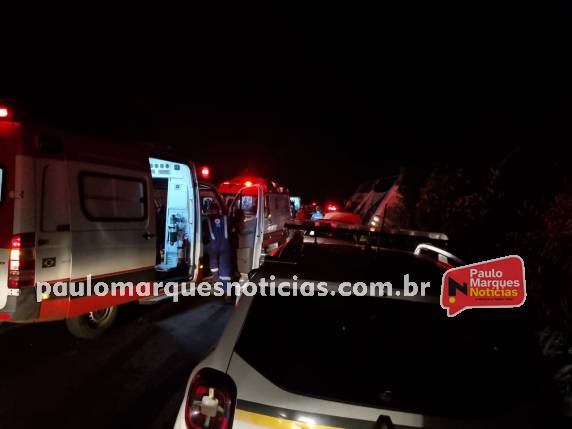 Dois motoristas morreram após colisão frontal entre ônibus de turismo e caminhão, na RS-210 em São Martinho - foto 6
