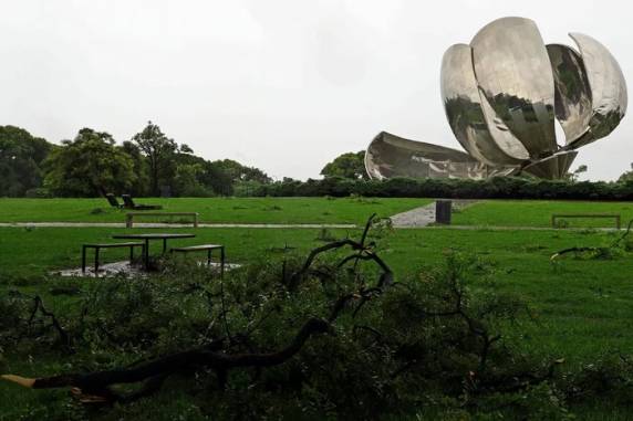 Tempestade provoca ao menos 13 mortes na Argentina - foto 5