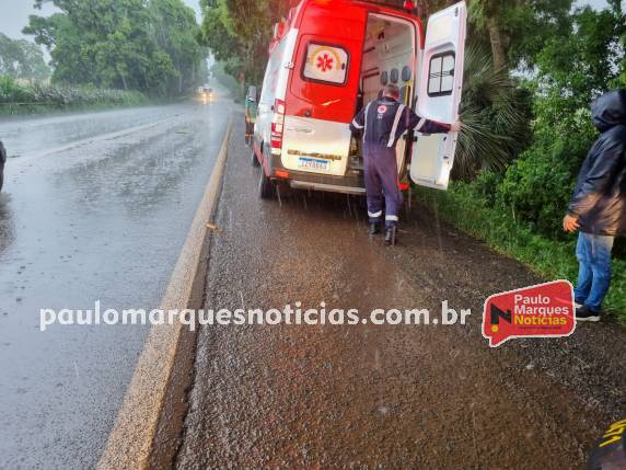 Saída de pista na BR-472 deixa duas pessoas feridas em Três de Maio - foto 5