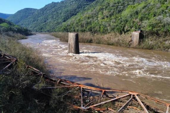 Cooperativa de crédito Sicredi Serrana doa R$ 2,25 milhões para construção de ponte provisória de Nova Roma do Sul - foto 3