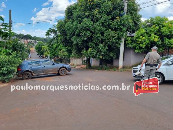 Veículos colidiram na esquina das ruas Santa Helena e Santa Maria, em Três de Maio