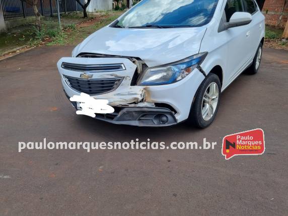 Acidente com danos materiais envolve dois veículos no bairro Oriental - foto 2