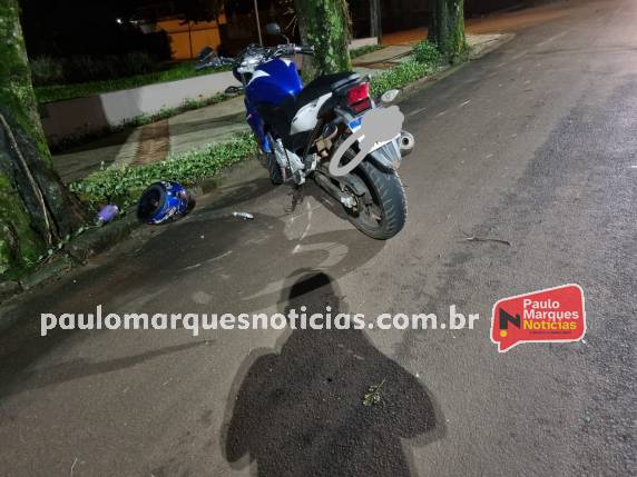 O acidente aconteceu no início da madrugada deste domingo
