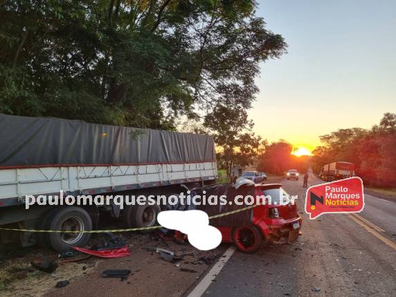 Colisão envolveu um automóvel e uma carreta no trajeto entre Três de Maio e Santa Rosa, e vitimou um homem de 38 anos