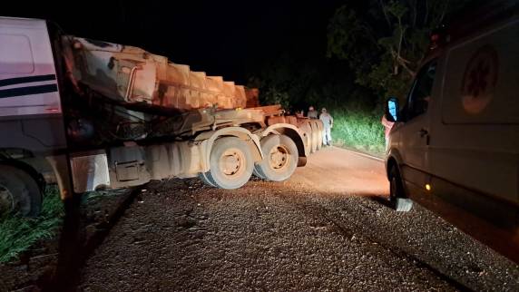 Grave acidente envolve automóvel e caminhão na RS-342 em Ijuí - foto 3