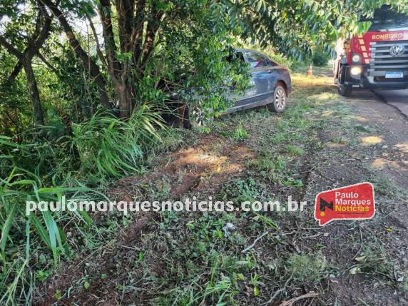 Saída de pista deixa homem ferido na BR-472 em Três de Maio - foto 2