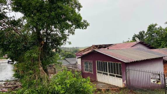 Temporal atinge Tenente Portela e destelha cerca de 200 casas - foto 6