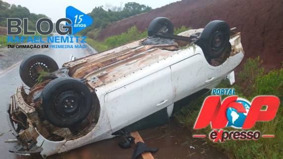 Motorista de Nova Esperança do Sul capota veículo na RSC-377 - foto 2