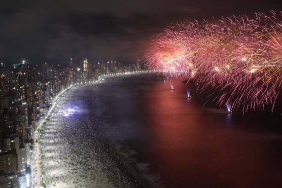 Maior show de drones da América Latina marca réveillon em Balneário Camboriú - foto 2