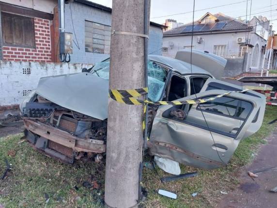 O veículo era conduzido no perímetro urbano da cidade quando ocorreu o acidente