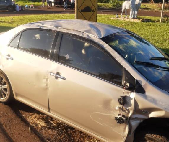 Automóvel capota após colisão traseira na RS-210 em São Martinho - foto 3