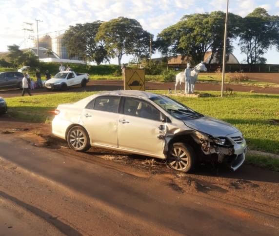 Automóvel capota após colisão traseira na RS-210 em São Martinho - foto 6