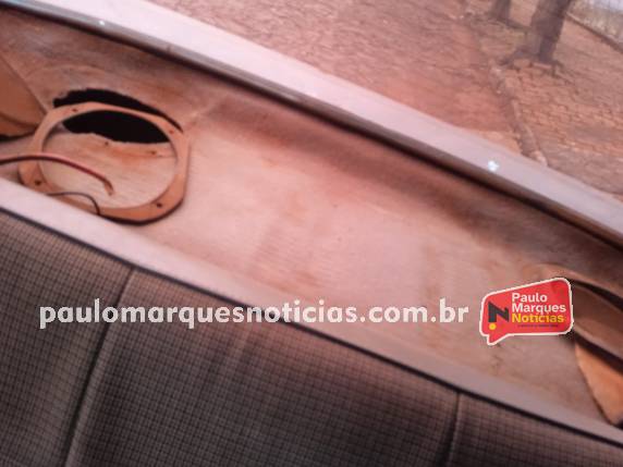 Veículo é arrombado e equipamento de som é furtado em Três de Maio - foto 3
