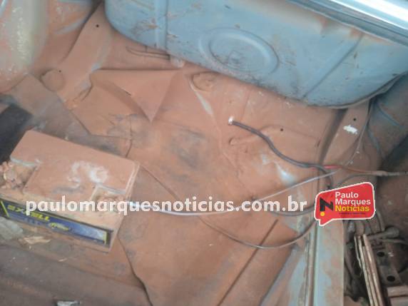 Veículo é arrombado e equipamento de som é furtado em Três de Maio - foto 2