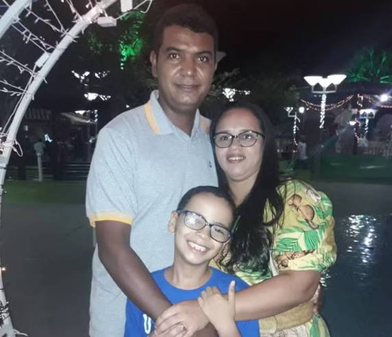 Três pessoas da mesma família, gestante e músico estão entre vítimas do acidente entre ônibus de turismo e caminhão - foto 3