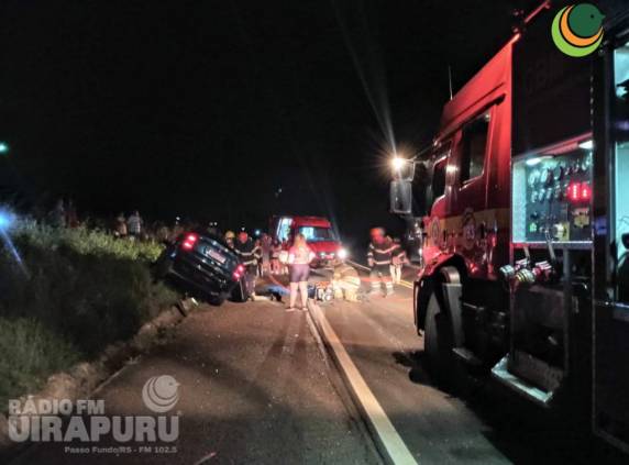 Grave colisão entre carro e máquina agrícola deixa feridos na BR-285 em Mato Castelhano - foto 2