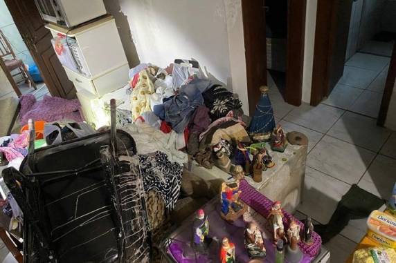 Corpo de Nara Denise dos Santos, 61 anos, foi encontrado dentro de uma geladeira deitada no chão e coberta de concreto