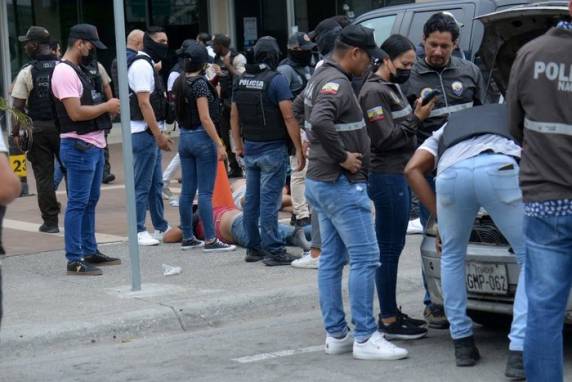 Thiago Allan Freitas, de 38 anos, tem uma empresa que faz churrasco brasileiro em Guayaquil