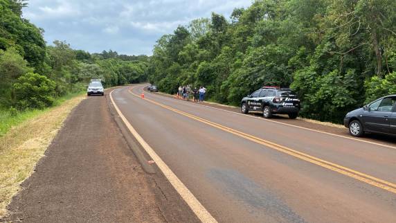 Homem de 30 anos, foi encontrado sem vida com ferimentos de arma de fogo na cabeça