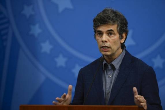 Nelson Teich não completou um mês na Esplanada em 2020 e deixou o cargo alegando falta de autonomia