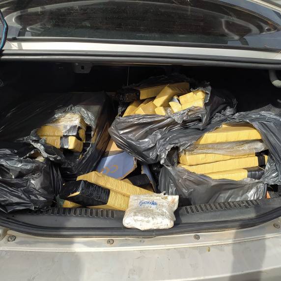 A droga apreendida poderia gerar mais de 250 mil reais ao crime