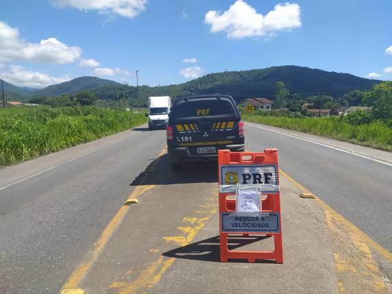 BR-280 sentido oeste em Guaramirim é interditada para obras emergenciais - foto 3