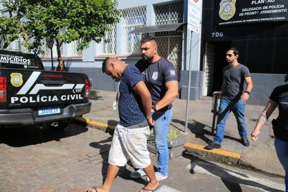 Réu confesso responde por homicídio triplamente qualificado; o caso aconteceu em dezembro de 2022