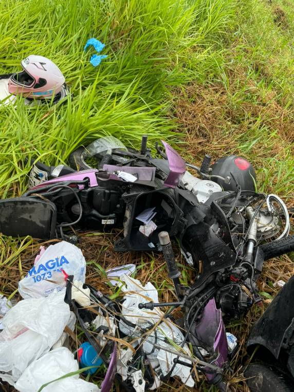 Motociclista morre ao ser atingida por carro que rodou na pista - foto 3