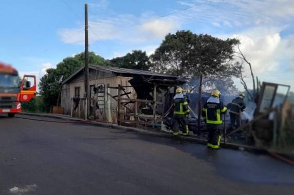 Douglas Júnior Ferraz, 21 anos, foi baleado com tiro de espingarda e não resistiu