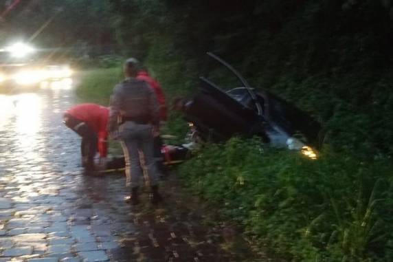 Vítima dirigia um automóvel Jeta que foi parar em uma valeta