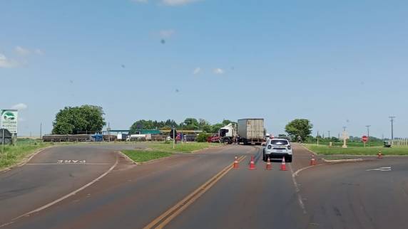 O acidente aconteceu no trevo de entroncamento da BR-285 com a RS-168