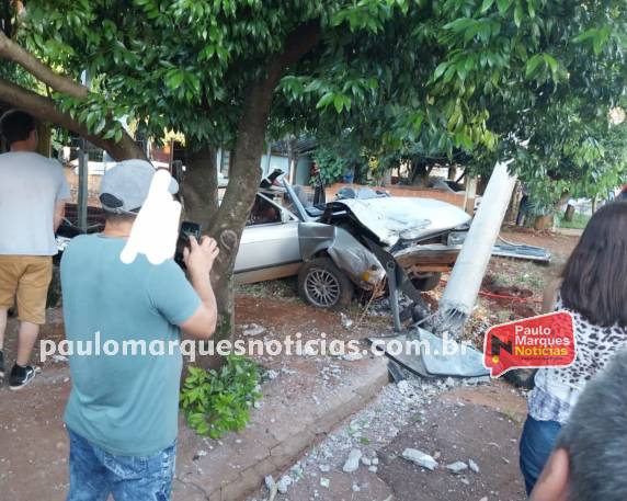 Homem e mulher ficam feridos após colisão de veículo em poste, em Giruá - foto 3