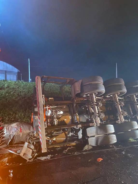 Acidente aconteceu na noite de domingo, no km 215 da rodovia. Vítima tinha 13 anos