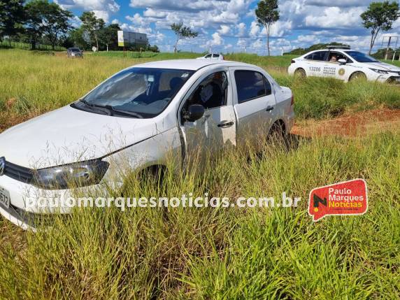 Colisão entre carro e moto deixa dois feridos no trevo do parque em Três de Maio - foto 4