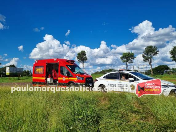 Colisão entre carro e moto deixa dois feridos no trevo do parque em Três de Maio - foto 5