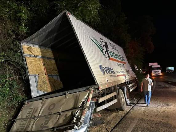 Acidente com cinco veículos deixa dois mortos na RS-135, em Getúlio Vargas - foto 3