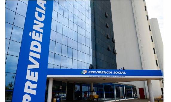 Quem receber a notificação deve realizar procedimento no aplicativo ou site Meu INSS, rede bancária ou se dirigir a uma agência do INSS