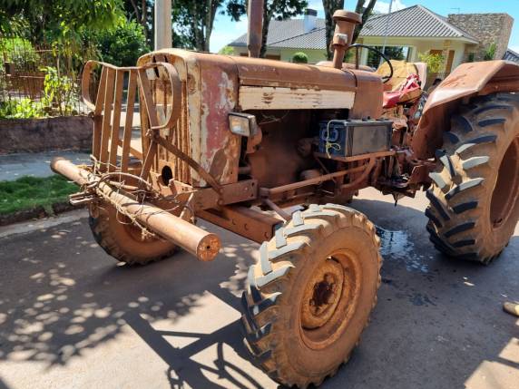 Colisão envolvendo trator e moto deixa homem ferido em Três de Maio - foto 3