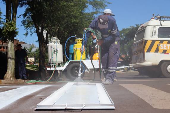 O Governo Municipal de Três de Maio através da Coordenadoria de Trânsito adquiriu uma nova máquina de pintura viária - foto 3