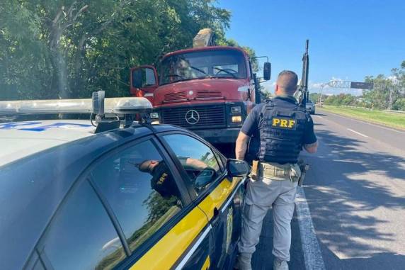 Polícia recebeu denúncias por telefone e conseguiu deter o criminoso