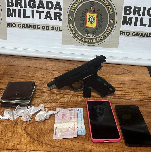 Um outro elemento fugiu para uma área de mata