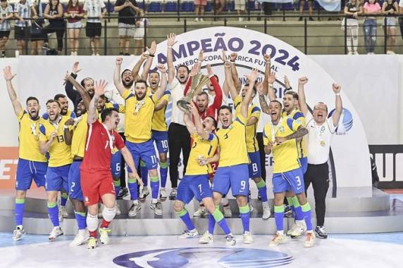 A Canarinha também já havia garantido a vaga no Mundial, que ocorre em setembro