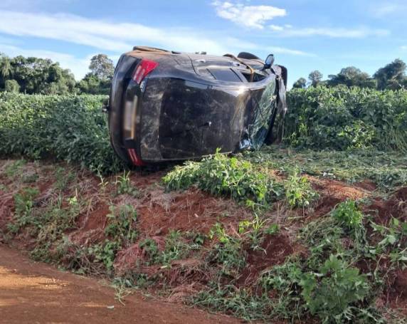 O veículo em que ela conduzia saiu da via e acabou capotando, ocasionando a morte da condutora e única ocupante do carro.