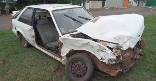 O automóvel estava contornando o trevo enquanto o caminhão transitava pela BR 285 quando ocorreu a colisão.